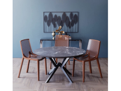 פינת אוכל עגולה בגוון גרניט שחור דגם רומא + 4 כסאות בגוון חום