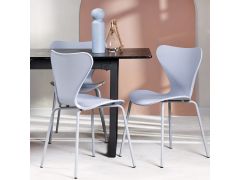 כסא פינת אוכל אפור בהיר פלסטיק קשיח דגם SKIPI